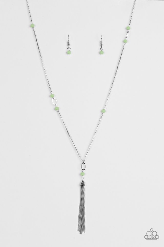 Paparazzi  Vienna Voyage – Green  Necklace